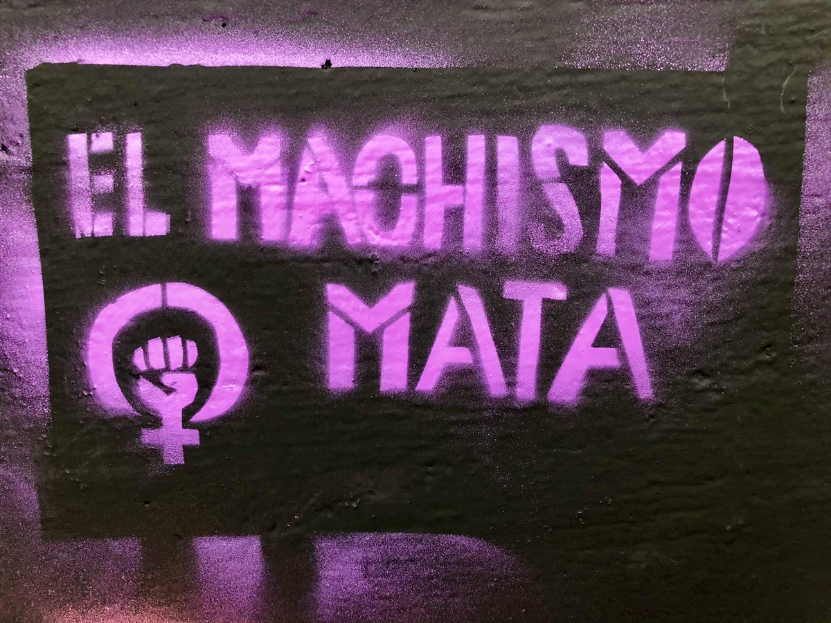 nachitoch13's tweet photo. Querétaro confirma que México no es seguro para la comunidad LGBT+, para las mujeres o para las minorías en general. No es seguro para lxs niñxs, ni para las familias; tampoco es seguro si piensas distinto. Otro día negro para este país que sigue navegando a la deriva. https://t.co/IMloISCCGd