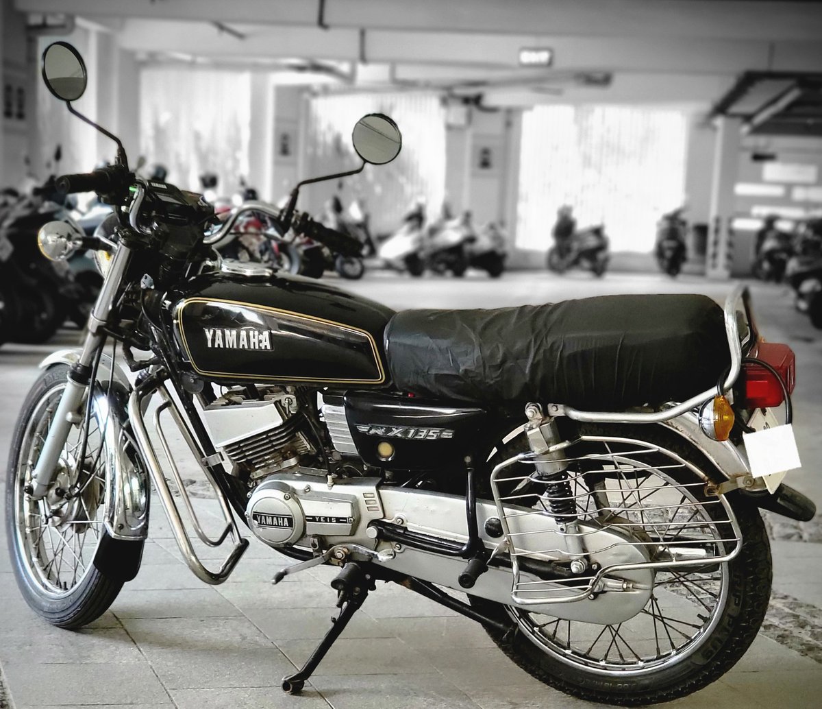 DigitusMedialis's tweet photo. A typical middle class story:
Was bought by my father by encashing his provident fund. 25 years and I still maintain and ride it. More valuable than my cars by far #yamaha #middleclassstories #biker https://t.co/C1v4ZBee6M