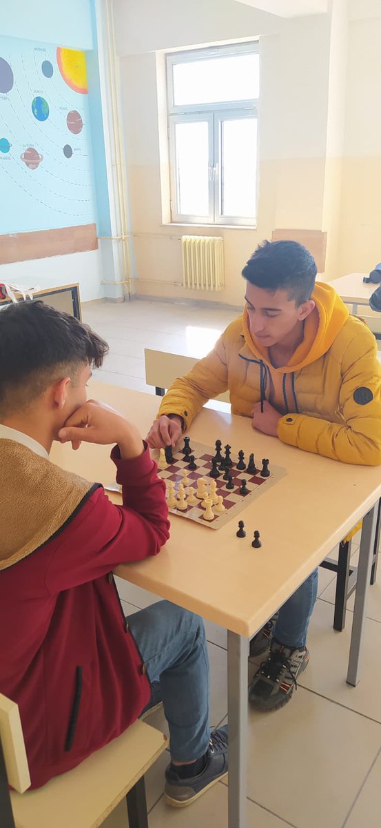 DalLisesi's tweet photo. Satranç Turnuvasından kareler ♟ https://t.co/TNoLIEhNgn