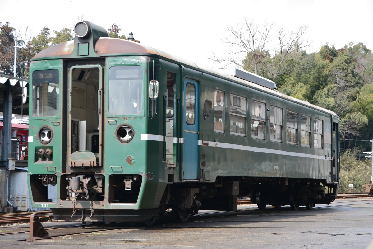 tan701_802's tweet photo. R4 3.6
MF101
MF101は昔から印象強かった車なので最後に見納めできて良かったです。
2枚目は最古と最新の並び…?
また、3タイプの千歳緑色の車が撮りやすく配置されていて、今後見れななくなる並び?を撮ることができてよかったです
#丹鉄 #京都丹後鉄道 #MF100 https://t.co/Hegl9A36Pa