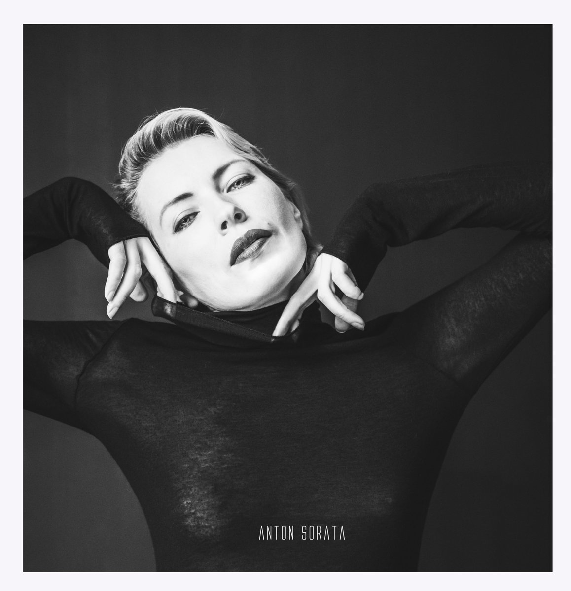 My muse, She is beautiful.

I think she's from another planet.

opensea.io/collection/ph-…