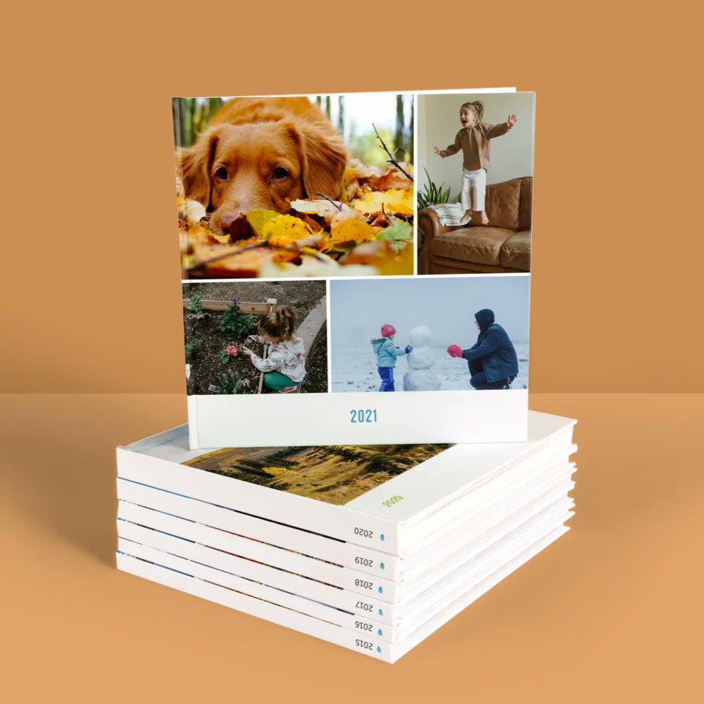 We believe special moments should be enjoyed again and again. It might seem like 2021 is a distant memory, but it's not too late to make a 2021 yearbook full of your highlights! What were some of your favorite moments from 2021?

#lifeisajourni #2022 #memories #photos #photobook