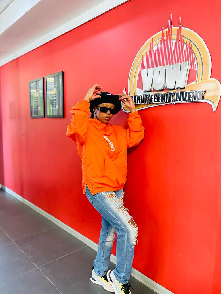 vow_881's tweet photo. [On Air ] @boundless_jewel is here to serve you brunch between the hours of 10-12pm .#Endlessweekends 

Tune in 
📻88.1 in joburg 
🌐https://t.co/SGmunkkBAp https://t.co/4Nv2v55uzy
