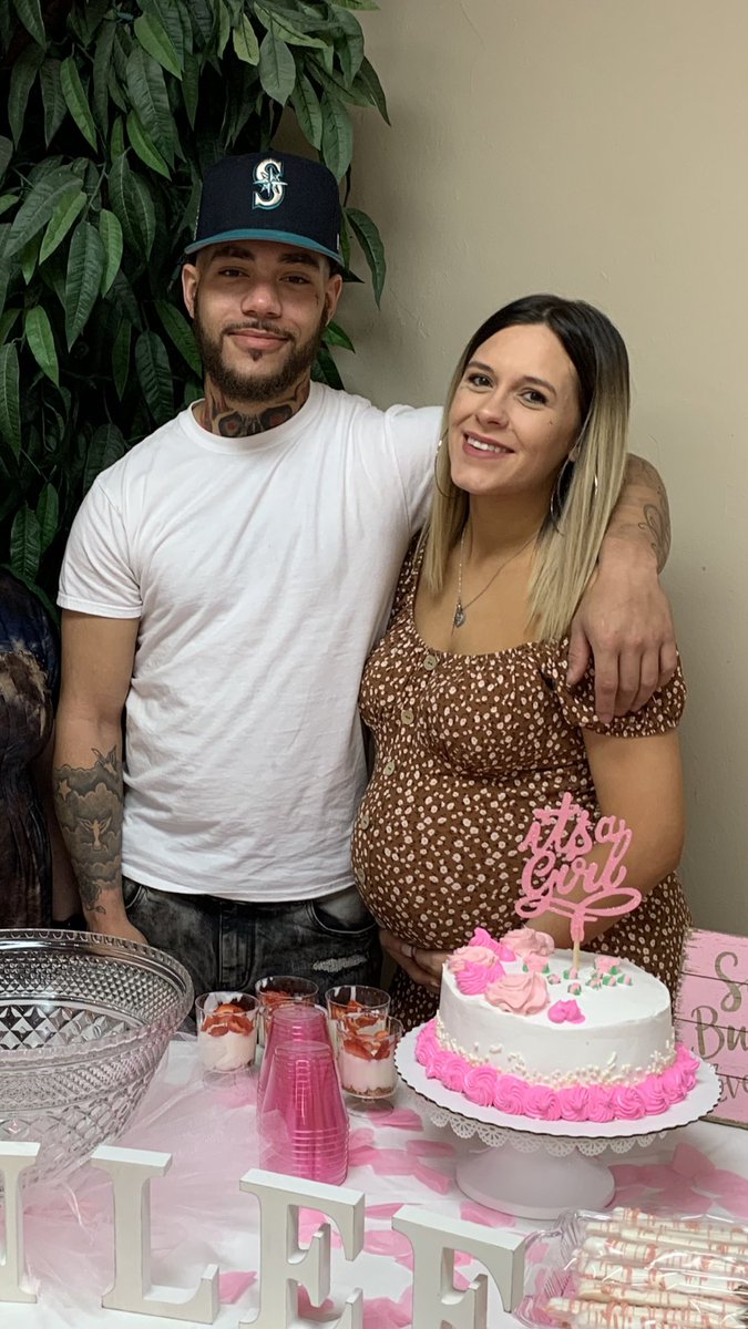 DerekRoyaI's tweet photo. Couple pics from my baby shower today ft, my mom and girlfriend https://t.co/I6dGAstbdX
