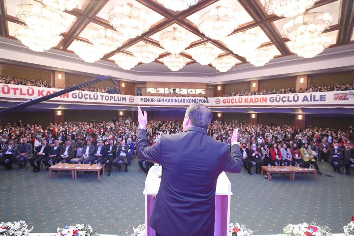 Genel Başkanımız <a href="/_aliyalcin_/">Ali YALÇIN</a>, teşkilatımızın öncü kadın lider kadrosunun bir araya geldiği Memur-Sen Kadınlar Komisyonunu Türkiye Buluşmasında konuşuyor.

#ÖrgütlüKadınGüçlüToplum