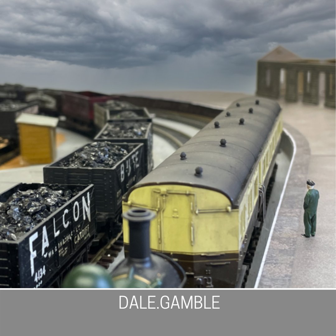 ModelTrainsGB's tweet photo. 👉 It takes even longer to drive south, and I think David has finally lost the plot! - https://t.co/khZ4BCmWAH https://t.co/sZUX9KxlNy