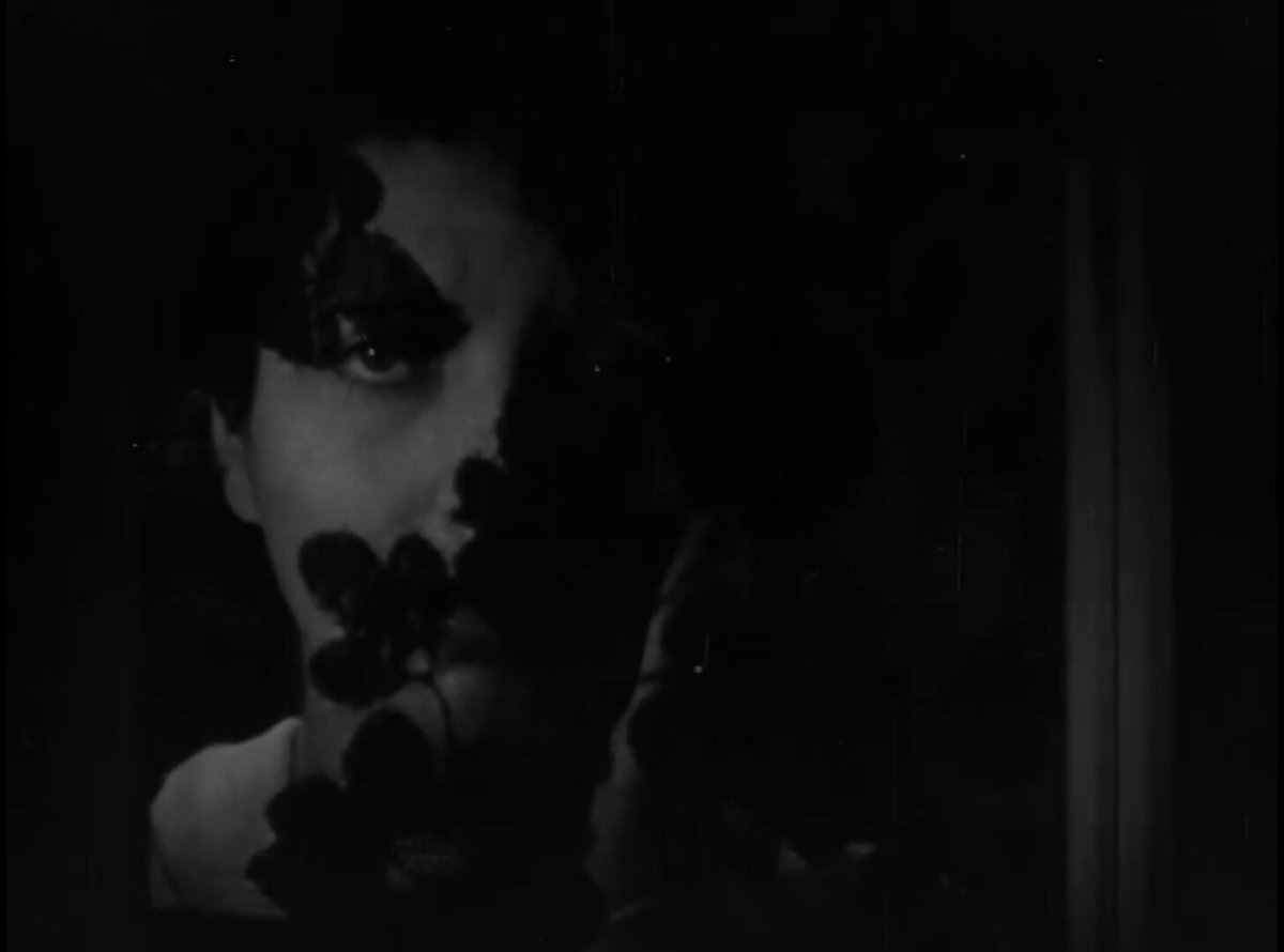 Formersoccerfan's tweet photo. Man Wanted / William Dieterle / 1932 https://t.co/uf7rbMa833