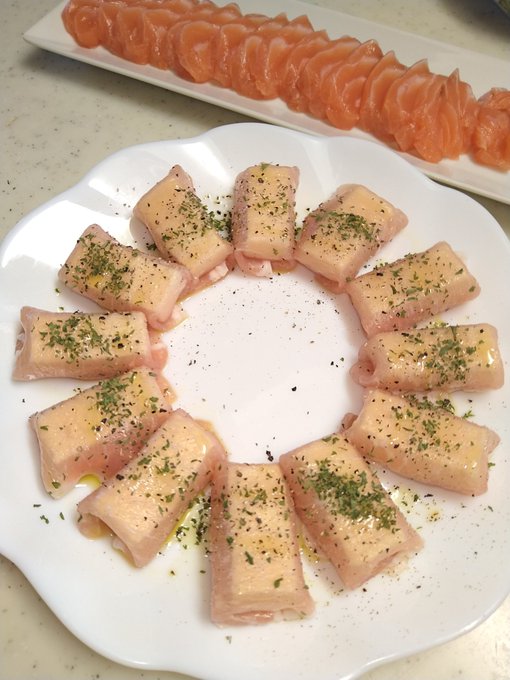 そして豆腐の生ハム巻きリベンジ! 豆腐を小さくして生ハムは切り落としじゃなく形が揃った物にしたよ。(゜д゜)ウンマーイ! 