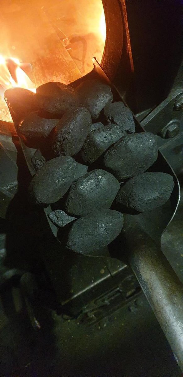 Today we are testing out a coal substitute….”Ecoal”. Loco No. 7 Tom Rolt is the first guinea pig. Why are we doing this? 
Look here: youtu.be/VraSUVfGyq8