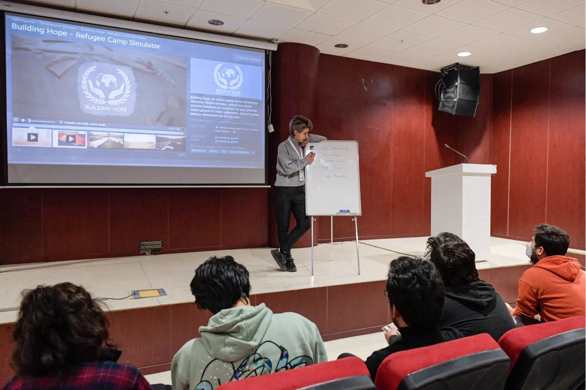 OYGEM_'s tweet photo. OYGEM Akademi'de ilk offline eğitim tamamlandı. 🚀

🎯 Oyun Dizaynında Püf Noktalar - Team Machiavelli
🎯 Steam Pazarlama Rehberi - Serdar Baran Ateş
🎯 Bir Saatte Oyun Tasarla - Kaya Sinem

#oygem #oygemakademi #oygemizmir https://t.co/6y3SdcNo0N