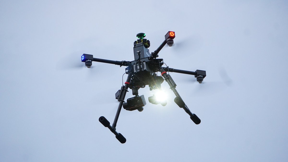 gremsytech's tweet photo. "Look! Pixy U and Pixy WS in the air team-up with the Wispr Ranger Pro 1100 to carry dual payloads with 5000-lumen spotlights and Wiris Security thermal camera.
Cre: Wispr Systems
✔ Pixy U: https://t.co/jJJot7anCn
✔ Pixy WS: https://t.co/WPPXvgZD1I
#gremsytech #pixyu #pixyws https://t.co/hsveH5LfHW