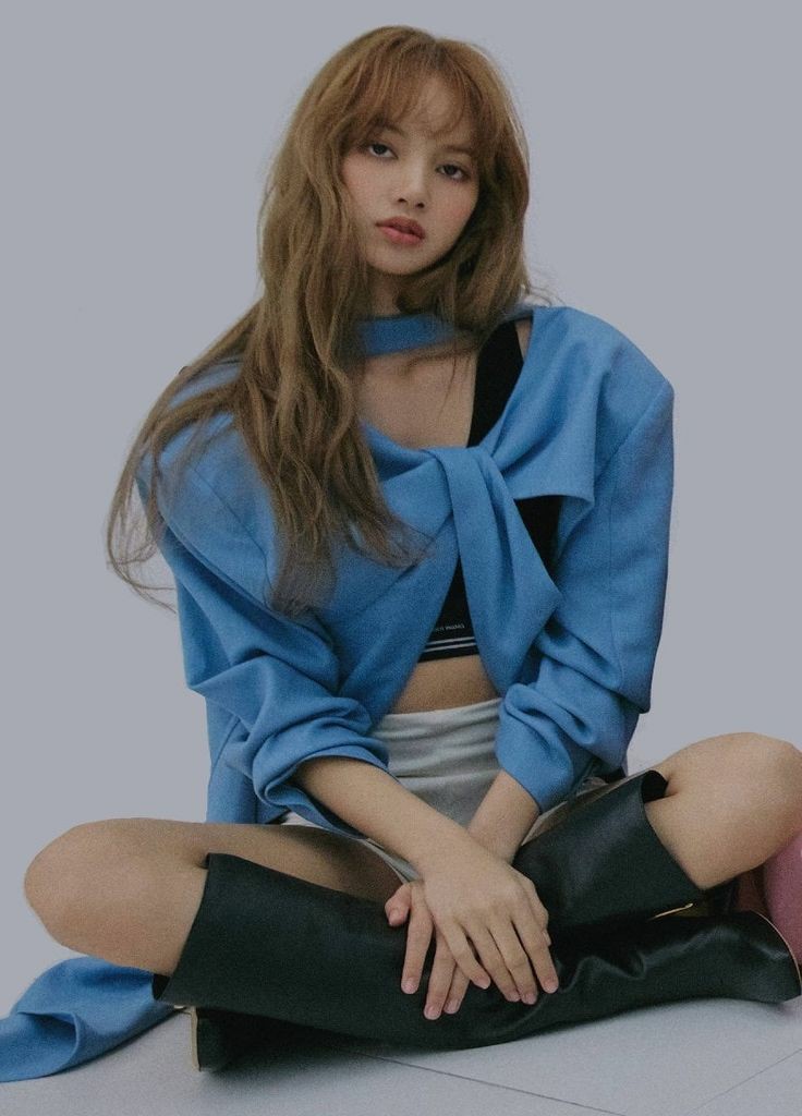 daily lisa pics (@dailylisapix) on Twitter photo 