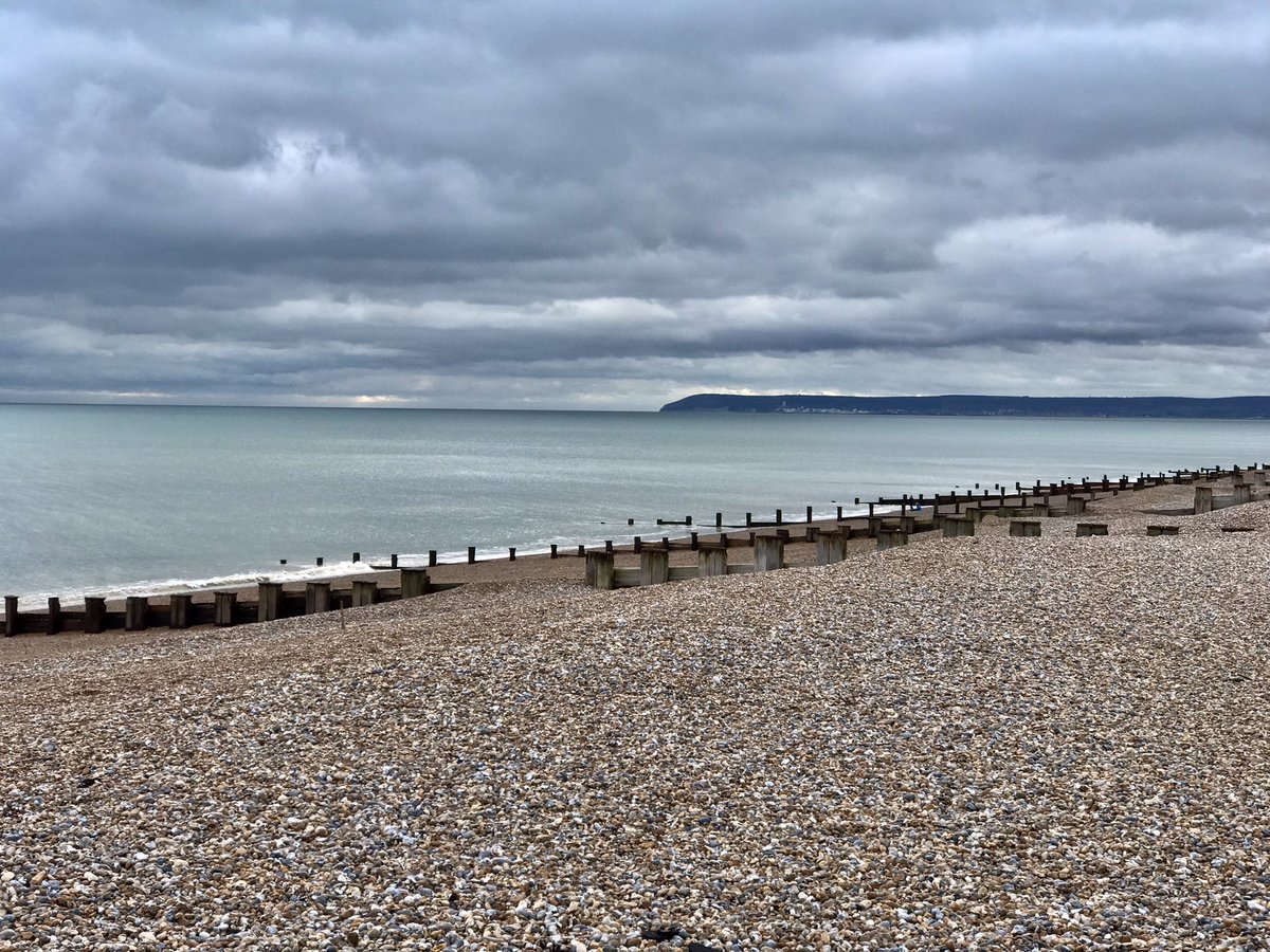 stevieC1957's tweet photo. Walk along the promenade at Bexhill yesterday. Amazing colours - strangely calming. #LongCane #SVIRunner #VisuallyImpaired #VIGay #bexhill https://t.co/YMQGwRqr9g