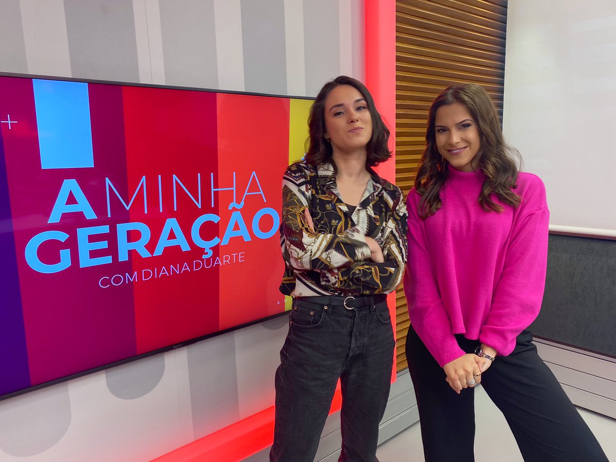 ydianaduarte's tweet photo. Pediram tanto, cá está.
Neste ep. @renata_cambra exalta #Trotsky e o trotskismo e manda abaixo #Estaline e o estalinismo. (Voltamos sempre ao Império Russo).
De S. João da Madeira a Aveiro, da Galiza à Alemanha, do Bloco ao MAS 🌸 15h na RTP3. Costa fala ao país pelas 16h30 https://t.co/0Aa2OLSL27