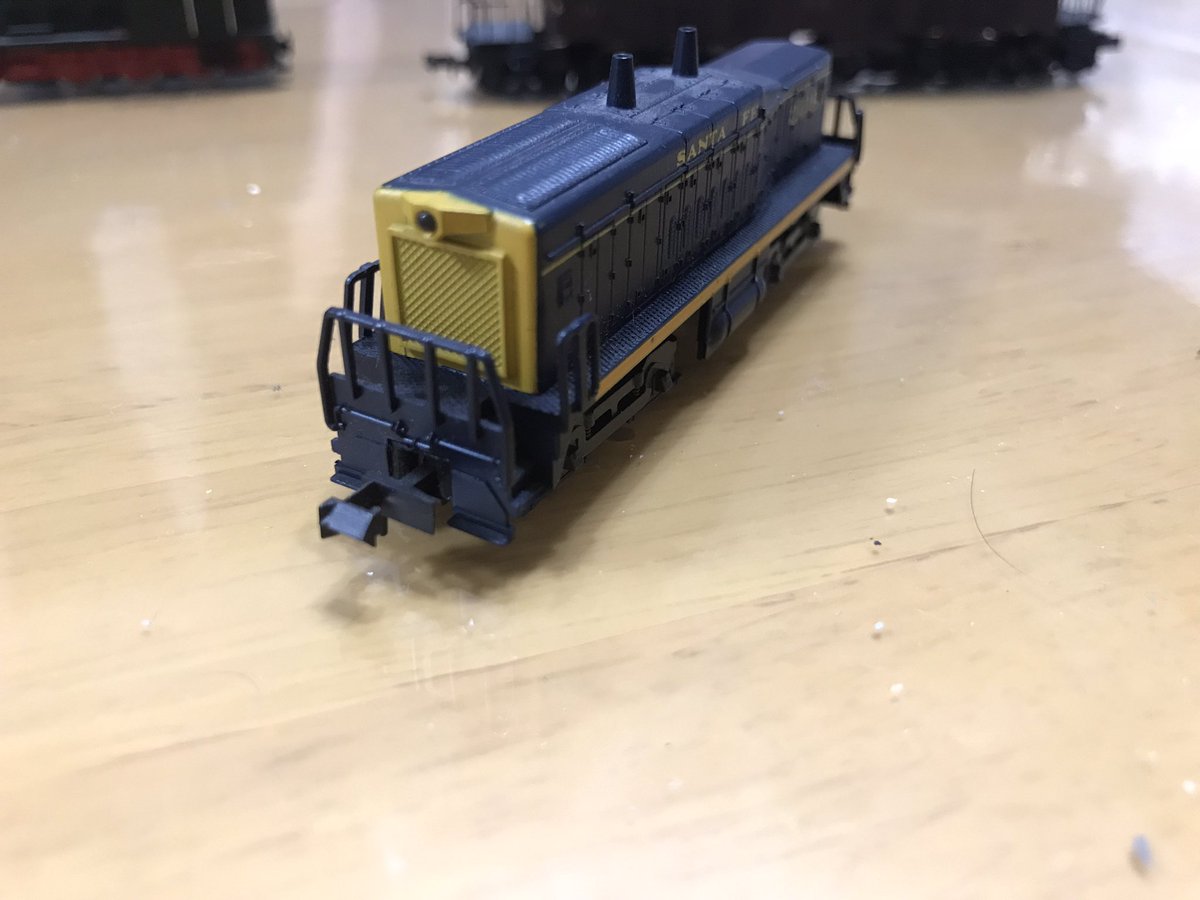 kana26812444's tweet photo. 本日の戦利品④
ROCO HOe C型 DL Atlas SW1500 calf
ロコのナロー製品のベストセラー品C型DLの初期ロットが居たので購入。走りは要調整ですが可愛らしくて良き。atlasのswはあんまり見かけないBユニットのカルフが居たので購入。下回りスカスカなのは仕様かな? #ROCO #Atlas #SW1500 https://t.co/HcTFbrcuJG