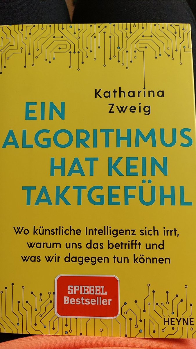HiDorli's tweet image. Eine Freundin meinte, das Buch wäre wie geschaffen für mich und schenkte es mir: Wie ich immer sage: Die künstliche Intelligenz ist nur so gut und so ethisch wie du und ich sie sein lassen. #Sozioinformatik #Techniksoziologie