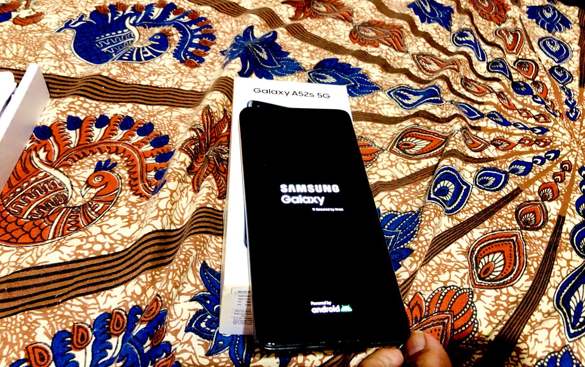 KGFRockyBhai's tweet image. 🎁 to Dady, Samsung Galaxy #A52s 
5g. Welcome to my mobile collection.