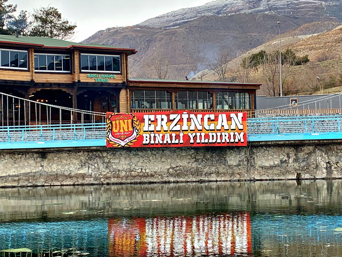 El emeği göz nuru yeni set pankartımız !
#Boyamasanatı
#ultrAslanUNI