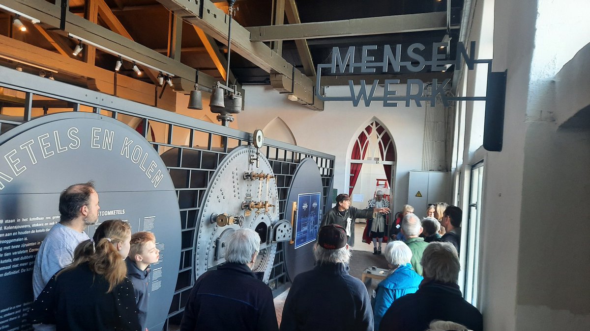 MuseumCruquius's tweet photo. Heel blij dat we vandaag eindelijk weer meneer Cruquius en zijn gezelschap in ons museum kunnen ontvangen. Kom ook eens kijken naar de vernieuwde voorstelling door het gemaal. #livinghistory https://t.co/VmHmEDkOzE
