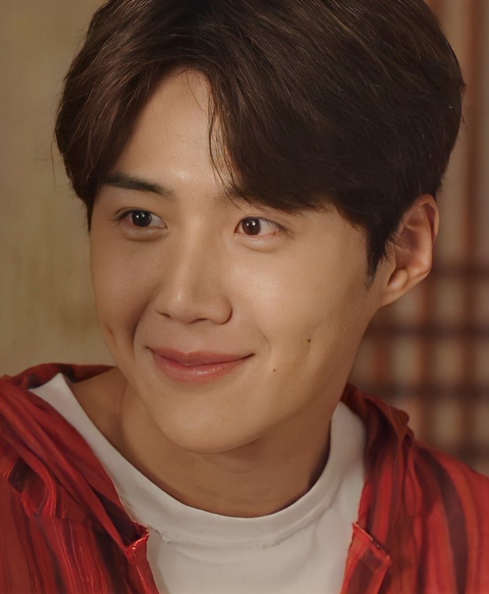 seonhomiloves's tweet photo. if your girl watches hometown chachacha, that’s not your girl. that’s hong dusik’s girl.

#KimSeonHo #김선호 #HometownChaChaCha #갯마을차차차 https://t.co/SgRltnKlTj