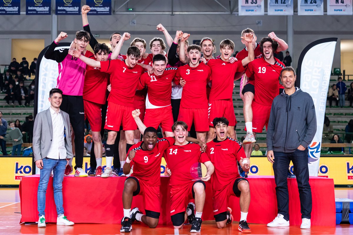 JoncherayCharly's tweet photo. Victoire de la région Auvergne Rhône Alpes aux Interpoles Handball masculins 2022 à Nantes https://t.co/1VQnnkwP9T