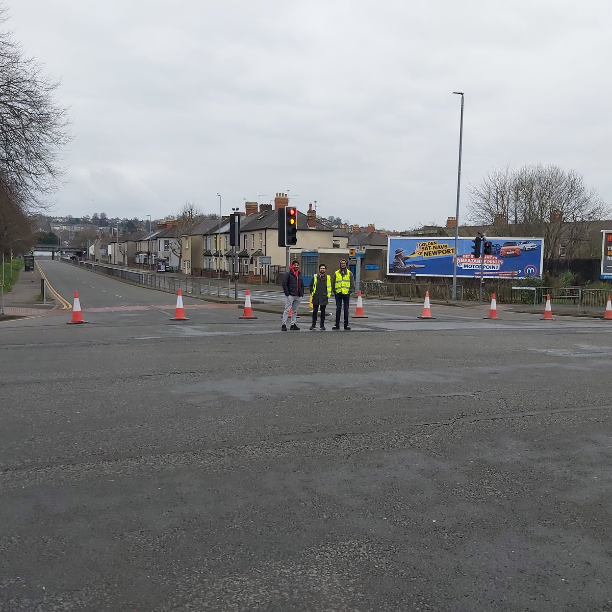 Region_SW's tweet photo. Helping St. David's hospice in marshalling the half marathon.
@AMYA_Press @UKMuslimYouth @AMYA_Cardiff @SDFHC https://t.co/D9tg0y2d2D