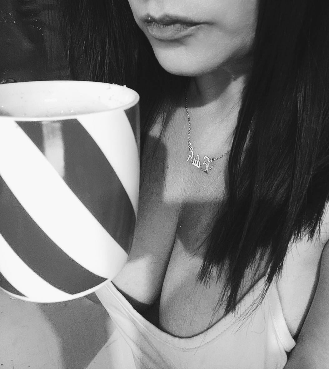 ydepostrecafe's tweet photo. Algún día te haré el desayuno en tanga y con una camiseta tuya...muy buenos días #DomingoDeGanarSeguidores  #DomingoEnELTIEMPO  #cafe https://t.co/kpVi1GHAA7