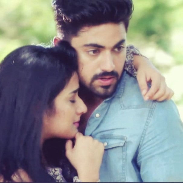 _randommusing_'s tweet photo. AvNeil a couple who actually had
Safar Khoobsurat Hai
Their relationship was so beautiful. They had love, trust, friendship, loyalty and most important respect for each other. Truely the soulmates. 

I miss them so much 

#5YearsOfAvNeil https://t.co/8540LN85iF