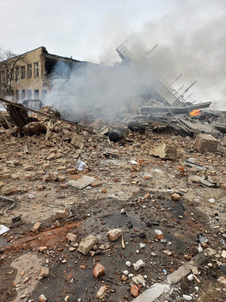 ukraineinternal's tweet photo. Vinnytsia Airport after being bombed by Russian occupants. #natoclosethesky #RussianUkrainianWar #StopRussia https://t.co/UpBoUgTwHx