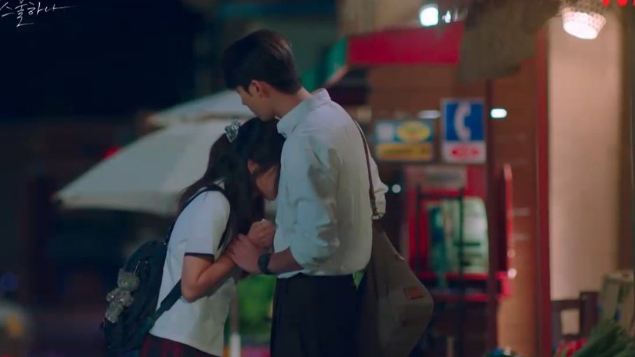 snehilarious's tweet photo. Probably I am getting more butterflies than heedo at this point wahshshshhs what are they doing to us? #TwentyFiveTwentyOneEp8 https://t.co/oAoYnDr8U5