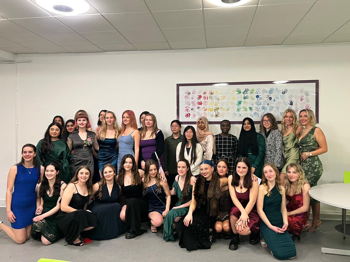 PHS Senior Prefect Team (@phssixthform) on Twitter photo Fridays birthday celebration for @Portsmouthhigh with upper sixth and some staff. It was a lovely night. <a href="/mrskatiejwood/">Katie Wood</a> <a href="/PrescottJane/">Jane Prescott</a> Fridays birthday celebration for @Portsmouthhigh with upper sixth and some staff. It was a lovely night. <a href="/mrskatiejwood/">Katie Wood</a> <a href="/PrescottJane/">Jane Prescott</a>