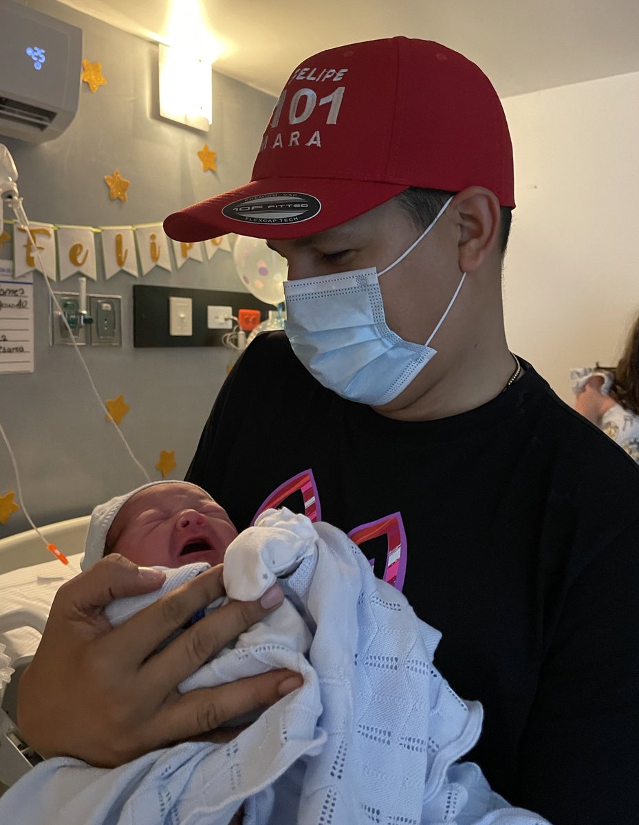 luisferqc_'s tweet photo. Conociendo al Sobrino Pablo Felipe Quintero  Gómez. Bendiciones de Dios 🙏🙏🙏 @CarlosFelipeQ @lorenagomez2507 https://t.co/mTmAt09e4L