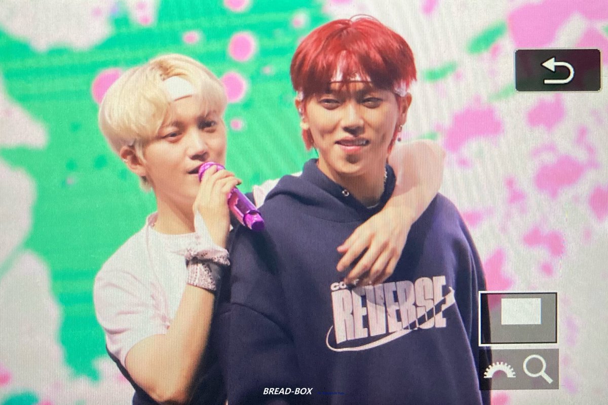 onfdaily's tweet photo. bro hugs https://t.co/CKMtYGd8p0