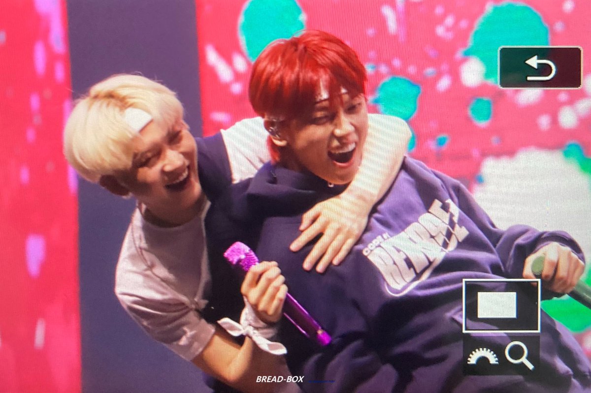 onfdaily's tweet photo. bro hugs https://t.co/CKMtYGd8p0