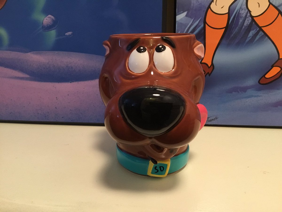 drewpdogg99's tweet photo. Found this mug in my Scooby stash. Still has tag on it. Purchased at WB Store in Portland Maine. Marked 1998 which is crazy. #ScoobyDoo #Scooby #WBStore https://t.co/1YlaFXWVmk