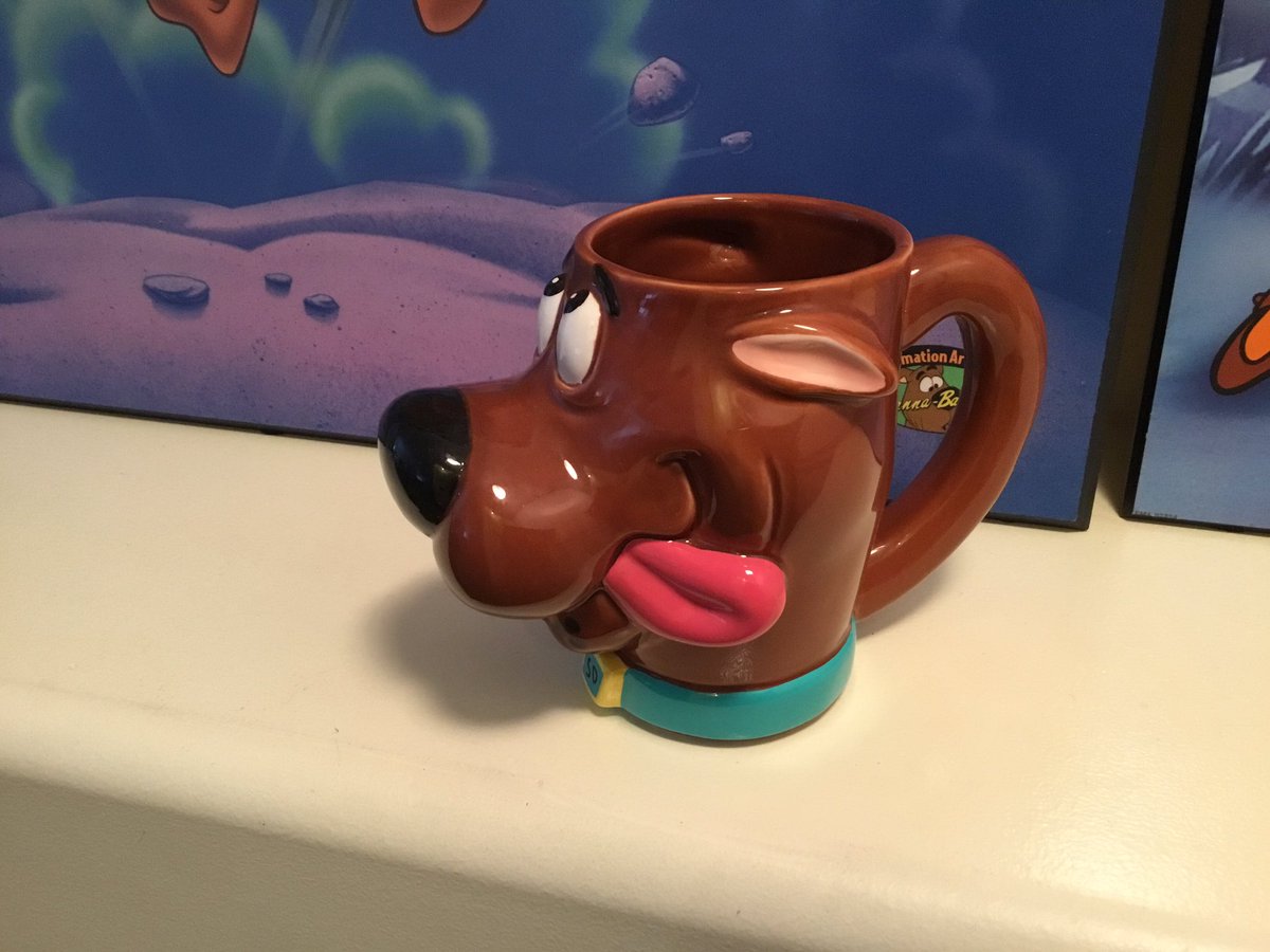 drewpdogg99's tweet photo. Found this mug in my Scooby stash. Still has tag on it. Purchased at WB Store in Portland Maine. Marked 1998 which is crazy. #ScoobyDoo #Scooby #WBStore https://t.co/1YlaFXWVmk