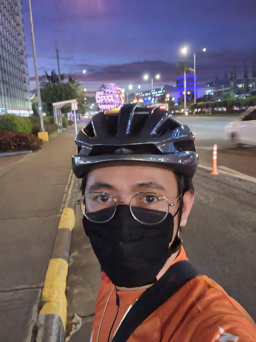 xander0617's tweet photo. Sarap magbike... tara!!! #bike #bikelane #gravelbike #cyclistph #bikeph #manila #moa #caloocan #edsaloop https://t.co/UofOA5mVs4