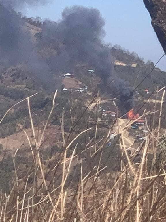 2021Revtweets's tweet photo. A residence belonging to a Christian minister at the Hniarlawnthar Baptist Church was hit by a heavy weapon shelled on the outskirts of Hakha city.
#MassacreInMyanmarByJunta
#2022Mar6Coup
#WhatsHappeningInMyanmar https://t.co/nAQkobahlZ