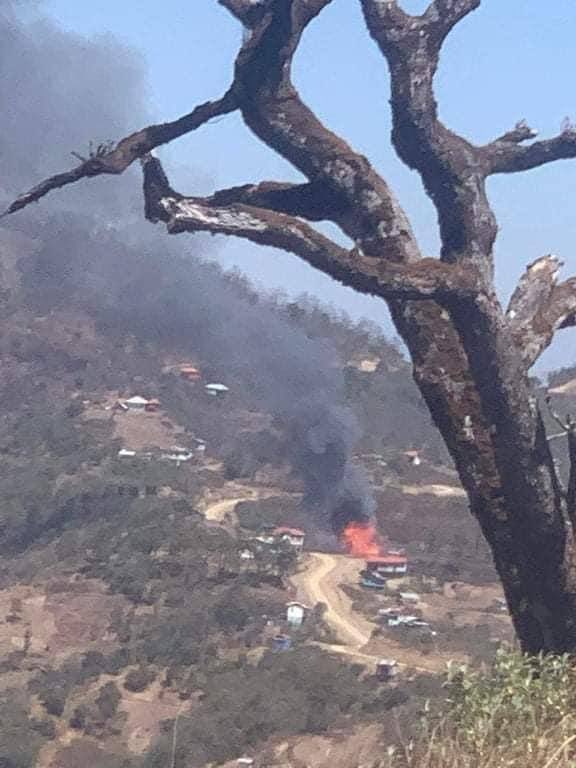 2021Revtweets's tweet photo. A residence belonging to a Christian minister at the Hniarlawnthar Baptist Church was hit by a heavy weapon shelled on the outskirts of Hakha city.
#MassacreInMyanmarByJunta
#2022Mar6Coup
#WhatsHappeningInMyanmar https://t.co/nAQkobahlZ