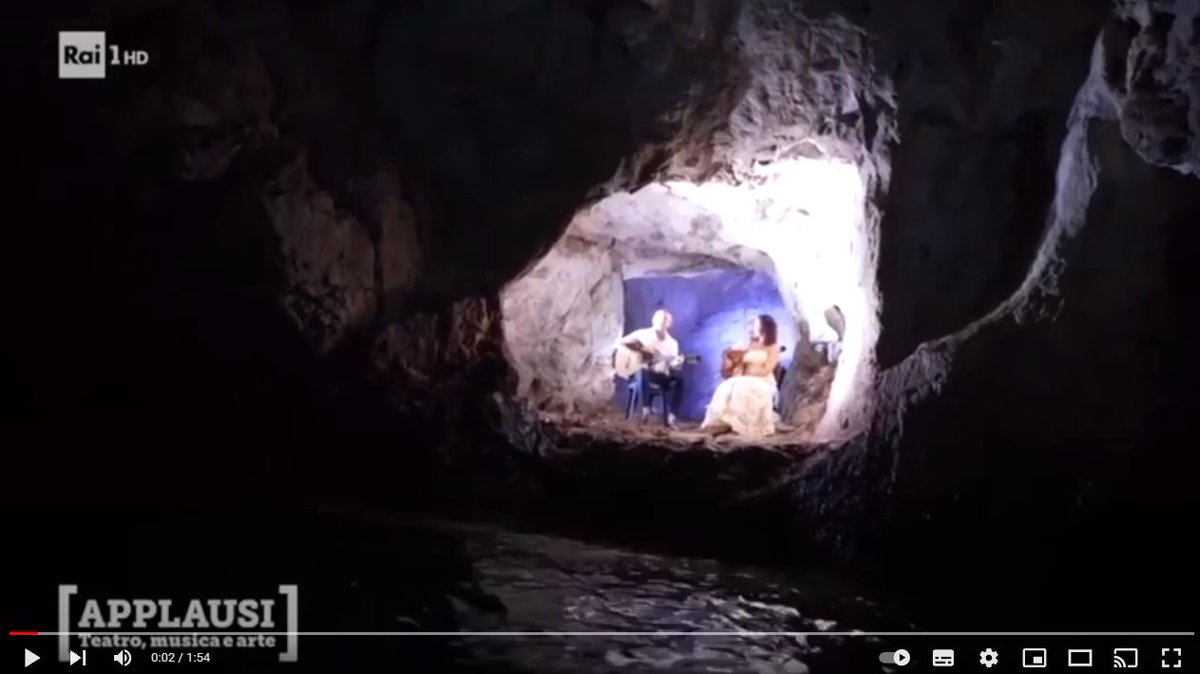 FioreCalogero's tweet photo. Dalla trasmissione Applausi di Gigi Marzullo andata in onda ieri sera su Rai1, il nostro Geppy Gleijeses parla della straordinaria esperienza mia e di Mario Maglione in Grotta Azzurra "Il Canto delle Sirene" #ilcantodellesirene #fiorenzacalogero

https://t.co/DMtqsDmvNT https://t.co/vQ3PrHQ5bX