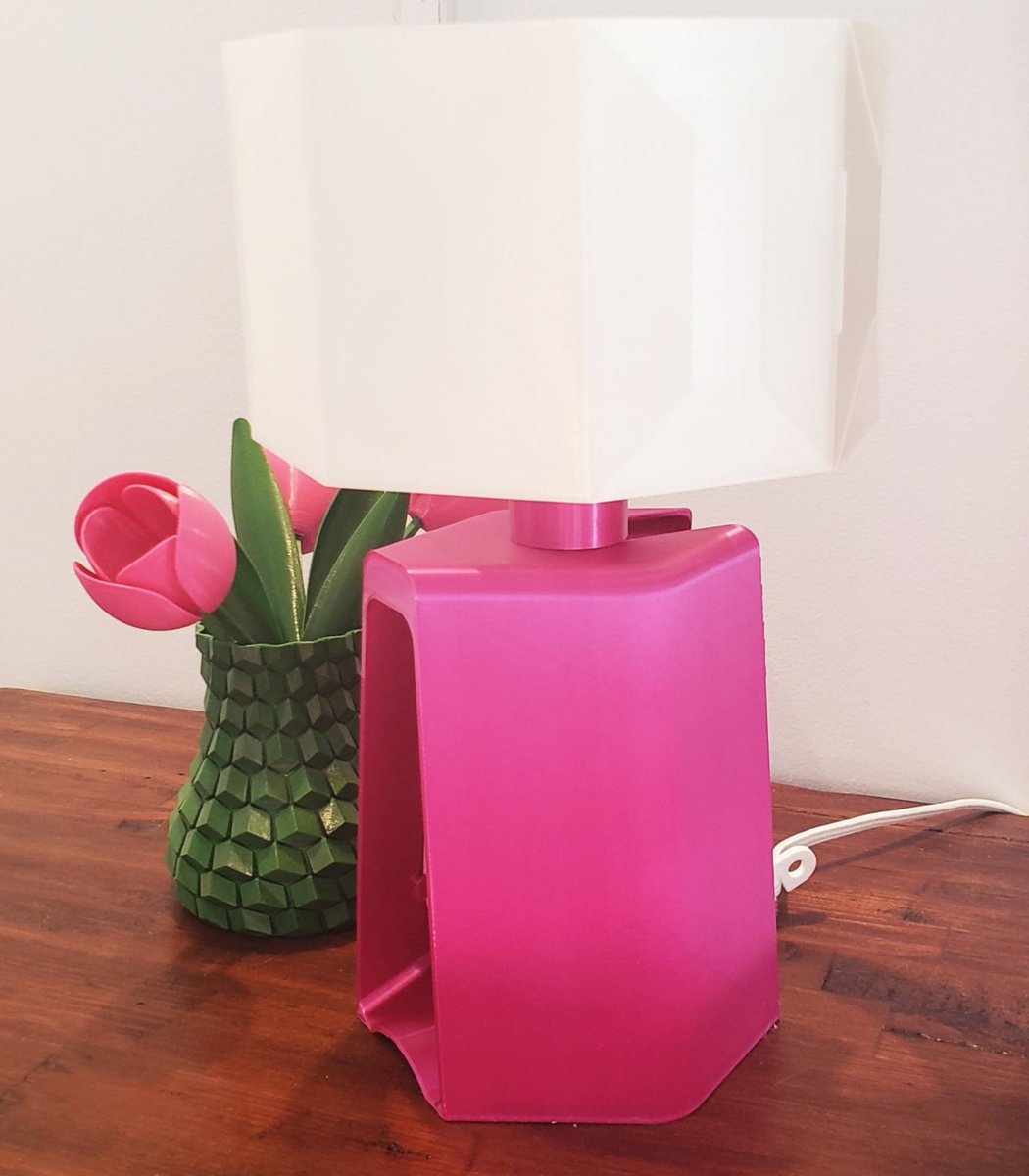 ShapeofAwe's tweet photo. The lamp customized in polylite magenta from @Polymaker_3D 
It just looks beyond gorgeous
#giftideas #giftideasformom #3Dprinting #awesome #homedecorideas https://t.co/k3jJXD8y9z