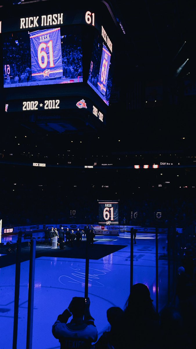 NatoriNerd's tweet photo. There he goes ❤️🤍💙 #CBJ61 #RickNash #CBJ https://t.co/hQP4xGvDlM