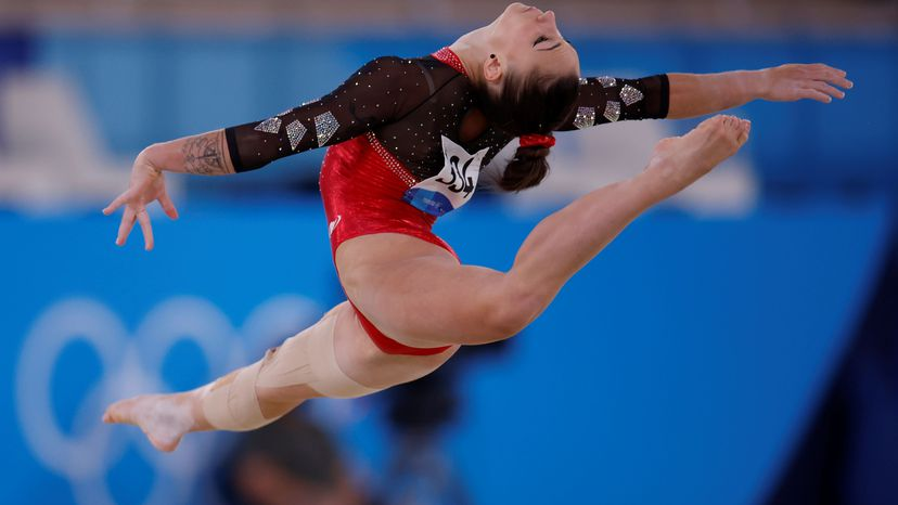 icorvilud's tweet photo. Una pena que @okdiario resalte el papel de deportistas como «oda a la mujer» sin saber nombrar:
- La disciplina de @roxanapopa97 es gimnasia artística femenina.
- @SaraSaldanaL es componente del conjunto español de natación artística.
Con este periodismo deportivo: ¿#Ellasganan? https://t.co/vrlVKO8Etb