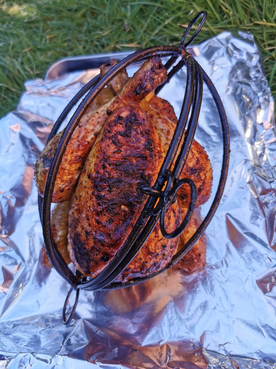 grillin_ni's tweet image. Bondage chicken on the @KadaiFirebowls with @FireFlyBBQ santa maria rub. Lunches for through the week
