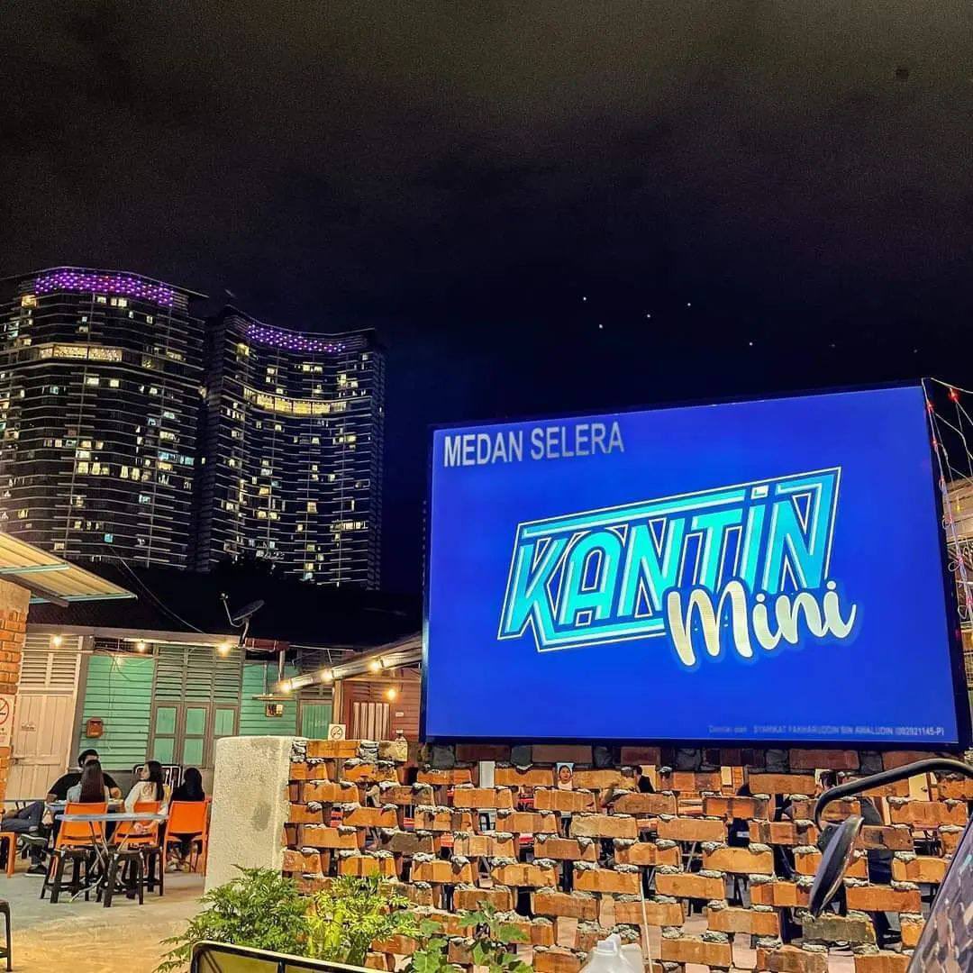 foodhuntingco's tweet photo. Port makan terbaru kat KL siap view KLCC lagi 😍 Ada lebih dari 20 menu makanan yang korang boleh cuba!

🚏Kantin Mini, Kg Baru https://t.co/hIKLqLIiFO