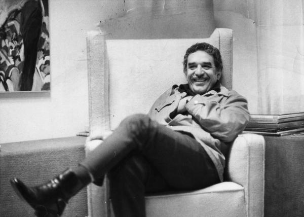 'Puedes ser solamente una persona para el mundo, pero para una persona tú eres el mundo'. Gabriel García Márquez