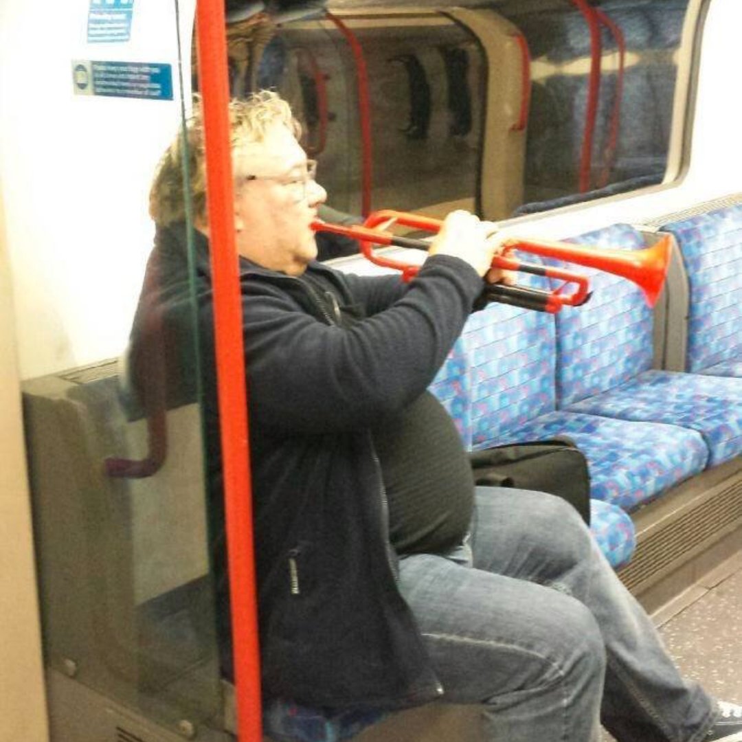 👀 Spotted 👀 A pTrumpet last night on the Bakerloo Line...playing the people of London some wonderful tunes on their way home 😇