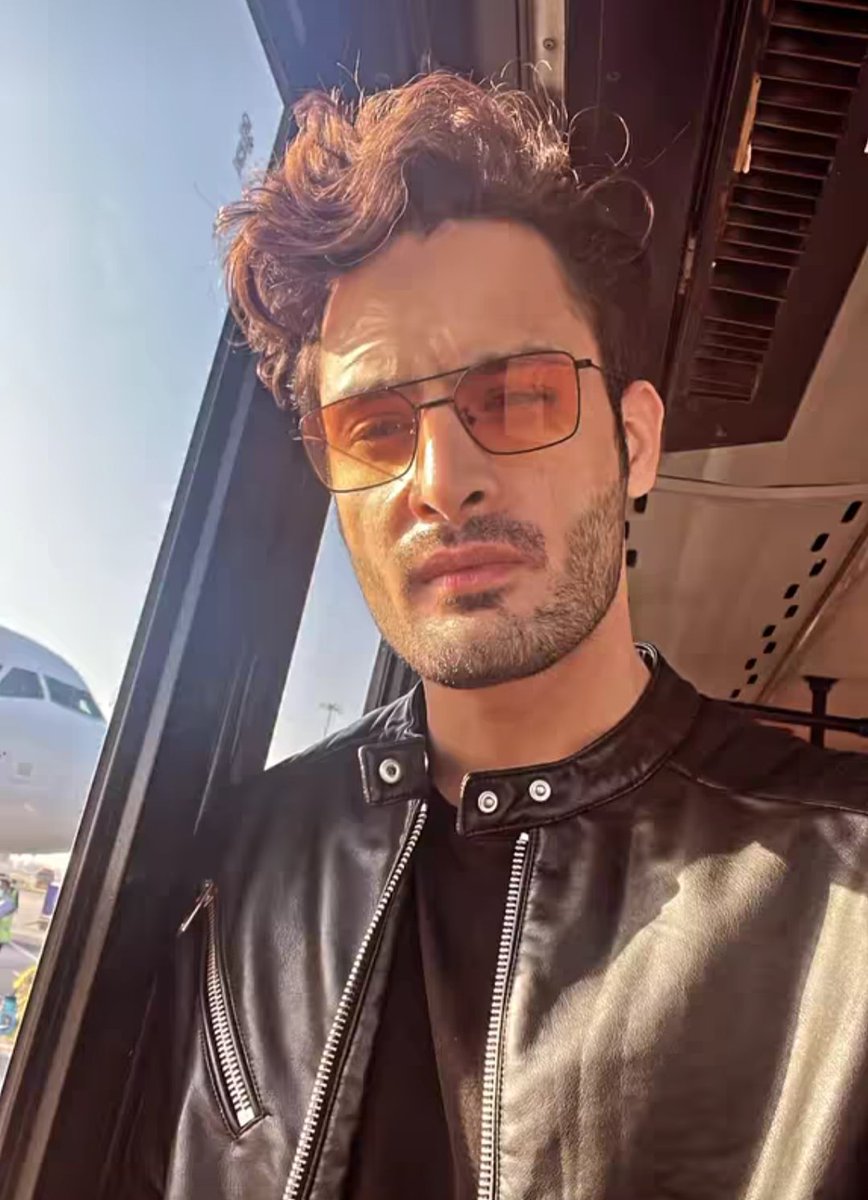 saadhunyrr's tweet photo. Yeah Yeah... Pull up on you like agency... Deta Asraat Manfi... Tujh mein darr hai I can sence it... Left you bloody jaisy menses..!!

FOREVER WITH UMAR RIAZ
https://t.co/4mNKXHZtgs https://t.co/5GzOTewLhb
