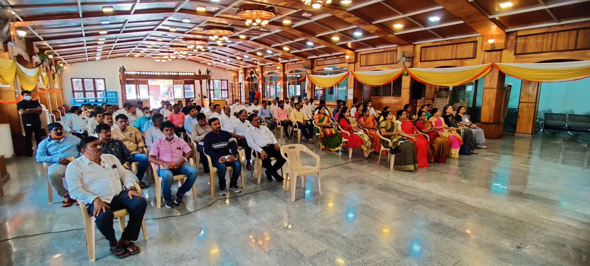 msrbommanahalli's tweet photo. ಇಂದು ಬೊಮ್ಮನಹಳ್ಳಿ ವಿಧಾನಸಭಾ ಕ್ಷೇತ್ರದ ಭಾರತೀಯ ಜನತಾ ಪಕ್ಷದ ಕಾರ್ಯಕಾರಿಣಿ ಸಭೆಯಲ್ಲಿ ಪಾಲ್ಗೊಳಲಾಯಿತು ಹಾಗೂ  ಮುಂಬರುವ ಪಕ್ಷ ಸಂಘಟನೆಯ ಕುರಿತು ವಿವರಿಸಲಾಯಿತು.

#Bommanahalli | #bjp4bommanahalli https://t.co/tBwgas1uKd