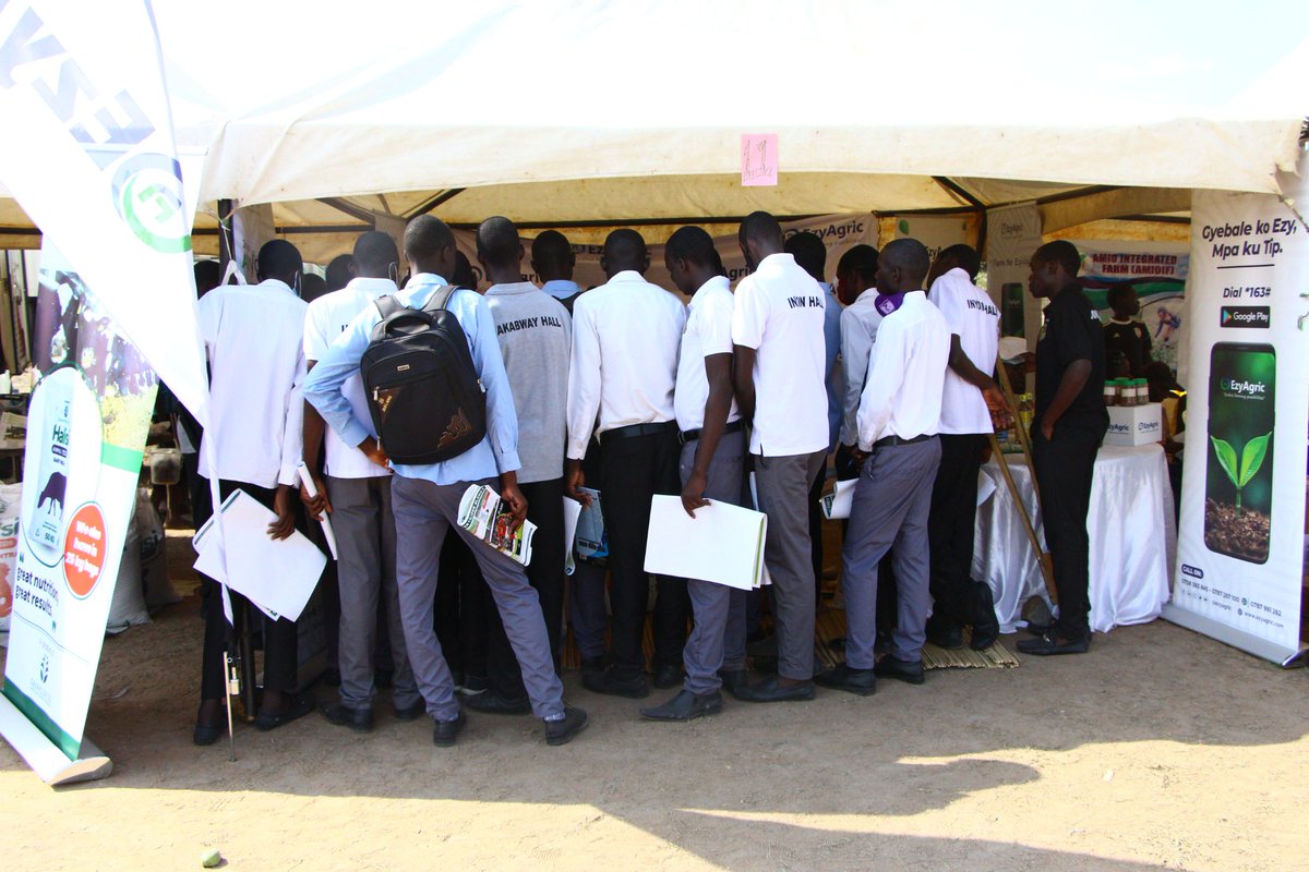 ezyagric's tweet photo. Day 3 and the Final Day of the #EasternAgricShow2022 happening in Awoja River Side Farm, Soroti.
Students From Soroti Secondary School studying Agriculture came & learnt about our products and our services.
#EndlessFarmingPossibilities #FarmTheEzyWay #AgriVolution https://t.co/RU3RWaZxkt